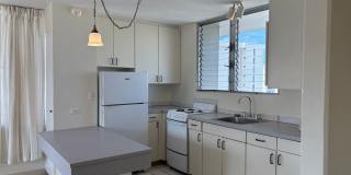 An absolute gem in Hono Hale Tower. Located in Mo'il'ili and close to the University of Hawaii. Gallery 1