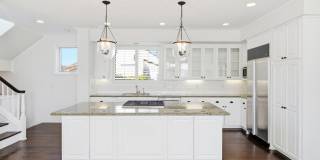 Premier Location in Corona Del Mar for 12-Month Lease Gallery 11