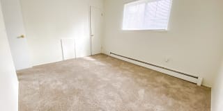 Evergreen Village Apartments & Townhomes Gallery 2