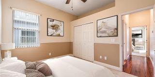 Captivating 4 Bedroom, 2 bath Pool/Lake home Gallery 30