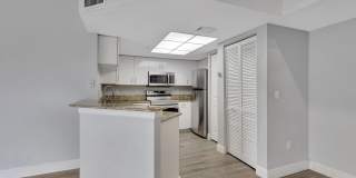 600 N Crestwood Ct N Gallery 9