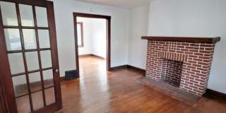 Available NOW! 3 Bedroom home with fenced in yard! Gallery 1