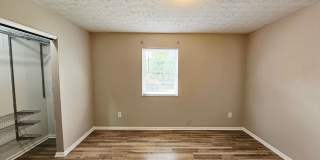 MOVE-IN READY! 2BR Townhome in Clintonville near OSU – W/D, Parking, Pet Friendly Gallery 24
