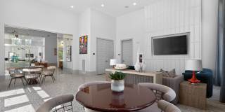 Entrada Paramount Gallery 26