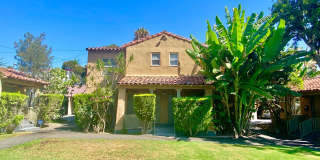 5225 De Longpre Ave. Gallery 1