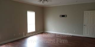 5721 S. Lakeshore Gallery 19