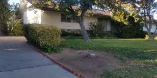 Spacious Duplex in South Redlands with Pool Access Gallery 15