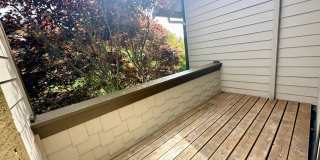 Spacious and bright 2 bed 2.5 bath Townhouse Gallery 13