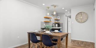 Centrally located apartment with pool! Gallery 4