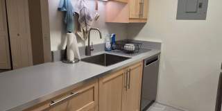 2 Bedroom 1 Bath - Blocks from Pearl Street and Downtown Gallery 6