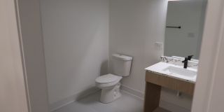 4731 North Western Avenue Gallery 18