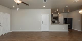 Beautifully designed and thoughtfully maintained duplex Gallery 9