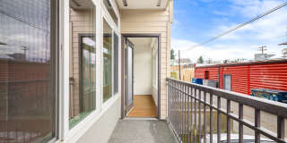 2 Bedroom 1.75 Bath Condo - Seattle Gallery 16