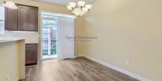 Freshly Remodeled 3-Story Townhome in a Gated Community — Blocks to MAX & Gresham Station Gallery 7