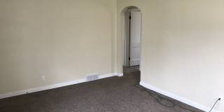 Charming 2-Bedroom Unit in Quiet Moline Location Gallery 11