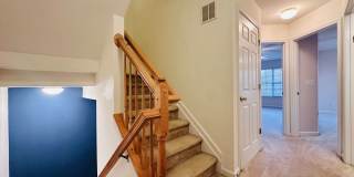 End-Unit 3BR Townhome Minutes to NCSU, Downtown & Crossroads Gallery 22