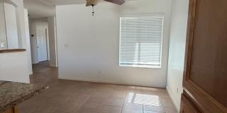 Large 3 Bedroom, 3 Bathroom Home with Solar Gallery 6