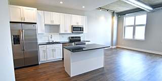 3833 N Broadway Gallery 146