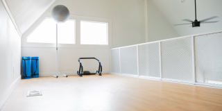 Aero White Rock Gallery 28