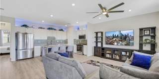 Modern 4-Bed Townhouse in Henderson Gallery 1