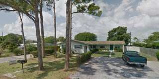 Charming 2-Bedroom Lake Worth Apartment – Water Included! Gallery 1