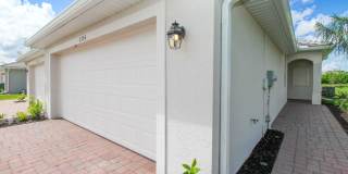 ** NEW CONSTRUCTION ORANGE BLOSSOM GROVES VILLAS ** 2 BEDROOMS\2.5 BATHROOMS UNFURNISHED ANNUAL HOME - MEDIUM DOG FRIENDLY ** Gallery 9