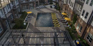 Avenue Madison Gallery 38