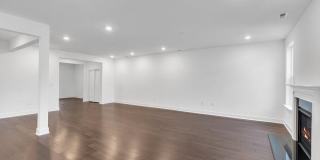122 Woolley Court Gallery 7