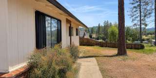 3BR Cul-de-Sac Home w/ Solar, Water Softener, and Large Yard Gallery 3