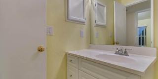 10955 YOGI BERRA Circle Gallery 38