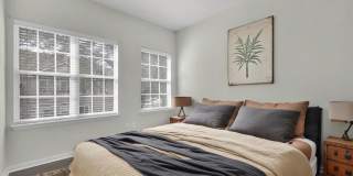 Bright and Spacious Townhome in Gate Community Gallery 21