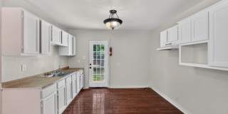 Charming 2BR House in San Antonio Gallery 4