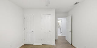 Room in 3 Bedroom Home at Lincoln St SW Gallery 21
