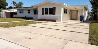 670 NE 179th Ter Gallery 1
