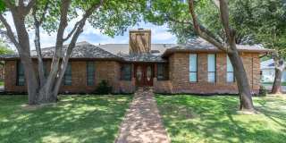 3/2.5/2 with a POOL!  FAIRWAY OAKS! Gallery 1