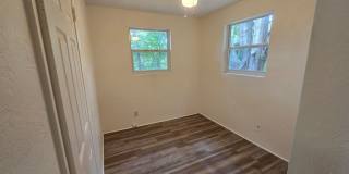 Clean 3 bedroom block home in Daytona! Gallery 7