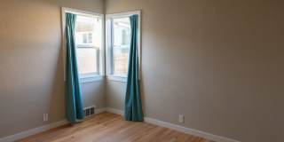 Spacious 2BR House in Cheyenne Gallery 9