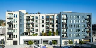 Axis Oakland Gallery 5