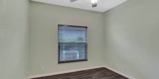 Amazing 4 Bedroom, 3 Bath home plus large 21'x11' loft located in Parkland Isles! Gallery 35