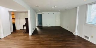 Large 4 Bedroom House in Iowa City Gallery 9