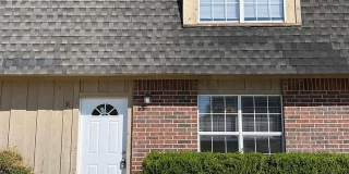 2 Bedroom, 1.5 Bathroom End Unit Townhouse with fenced-in backyard in Farmington Gallery 1