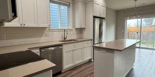 Newer 2 Story Home in Newberg   SHOWINGS  START  MAY 15th Gallery 6