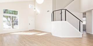 1018 W Kings Avenue Gallery 1