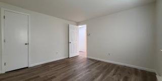 252 Blakeslee Street Gallery 7