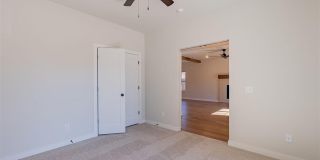 1521 Cruce Street Gallery 37