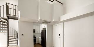 Warner Pointe Gallery 7