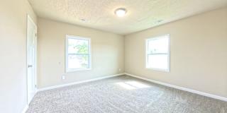 Updated 5 bedroom 2 bathroom home Gallery 10