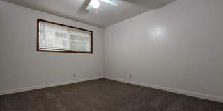 Open Concept 2-Bedroom, 1-Bath Apartment In Convienient Downtown Location! Gallery 13