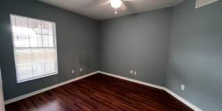 Charming 3-bedroom, 2-bath single-family home with a garage. Gallery 14
