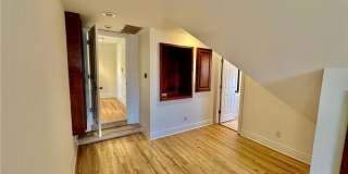 Prime Location 4 Bedroom 3 1/2 bath 2 garages! Gallery 22